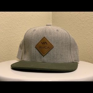LIKE NEW!! RVCA SnapBack with leather logo
